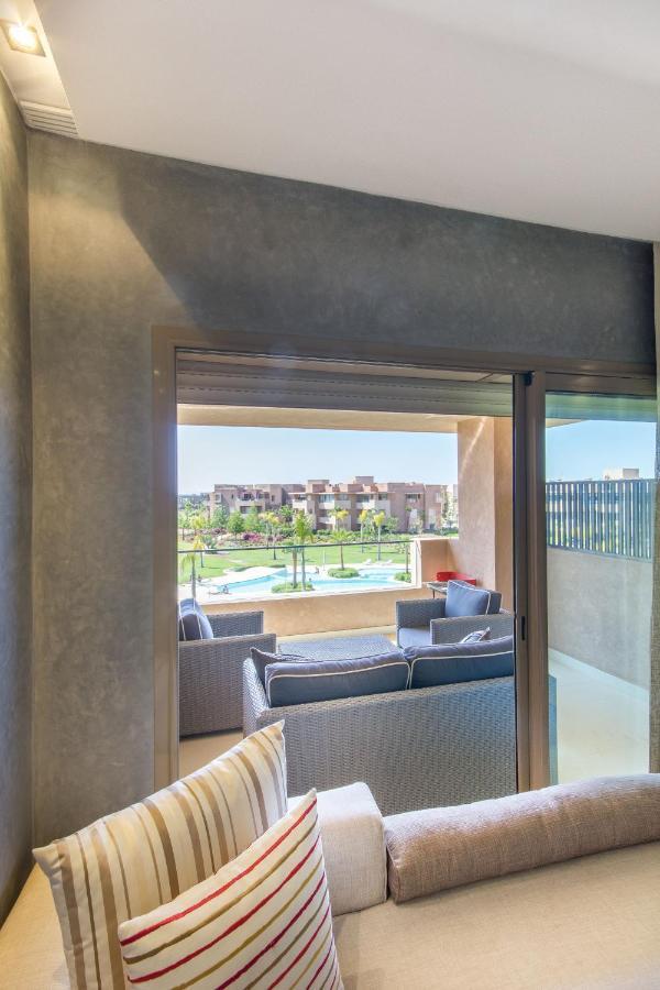 Lumineux Et Vue Degagee Sur Piscine A Prestigia Appartement Marrakesh