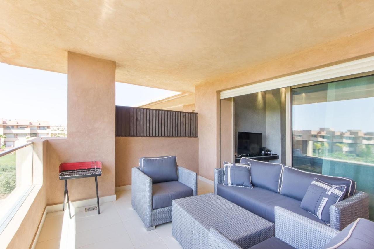 Lumineux Et Vue Degagee Sur Piscine A Prestigia Appartement Marrakesh